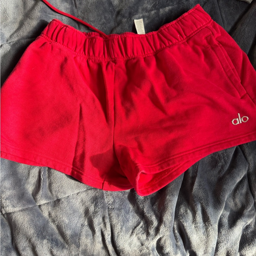ALO Yoga Women's Accolade Short
Color: Bold Red size medium